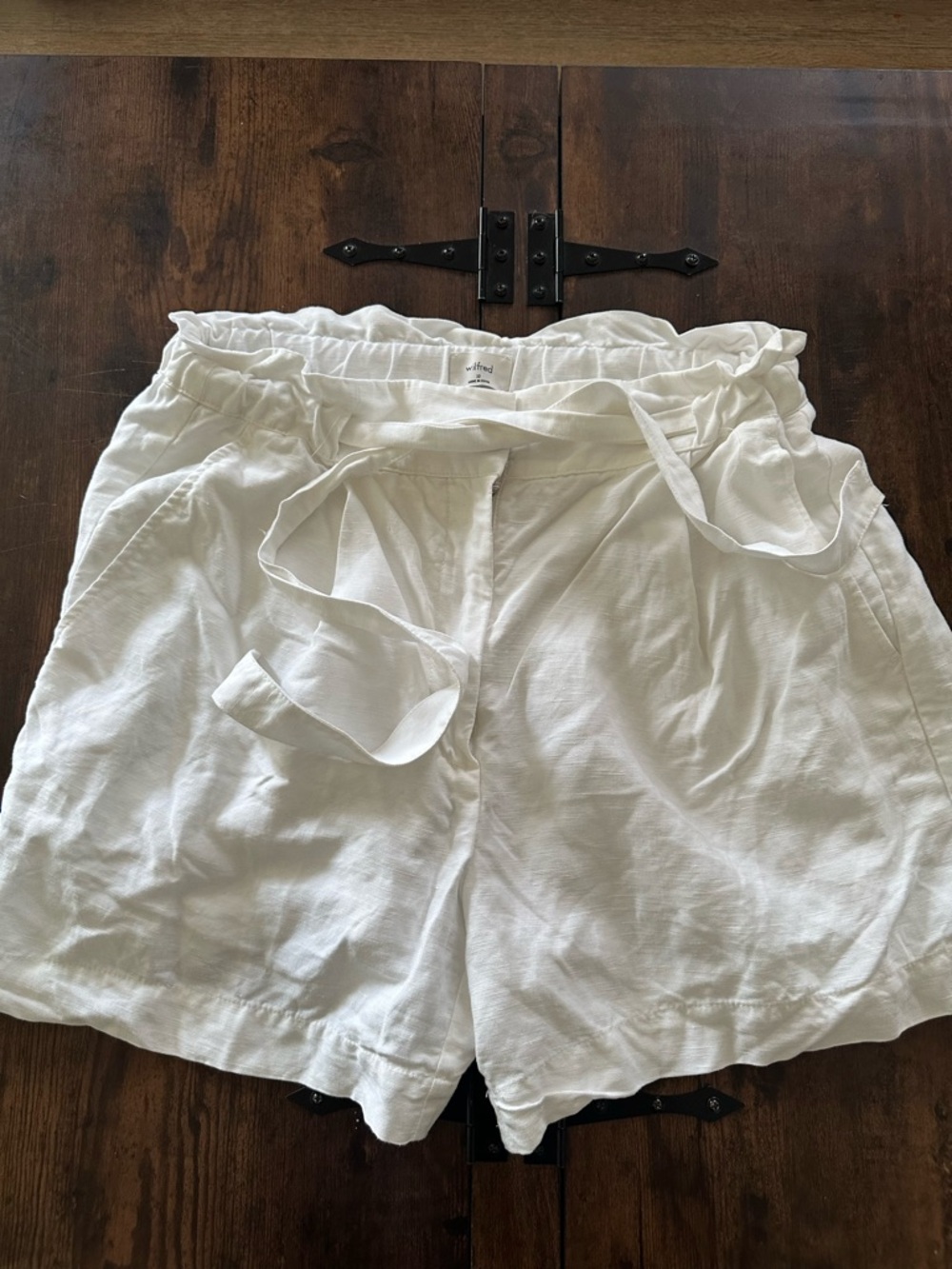 Wilfred White High-Waist Tie-Front Linen Shorts